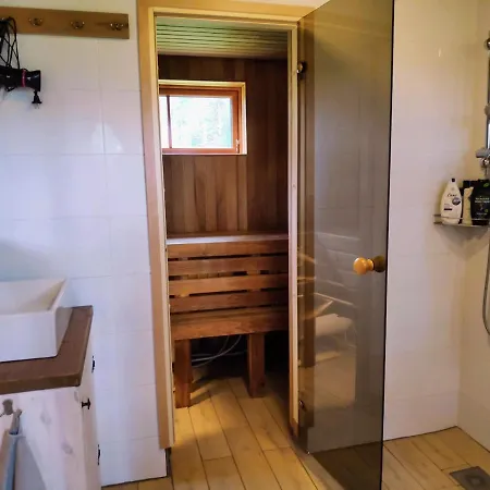 Joeaeaere Puhkekeskus Lodge *