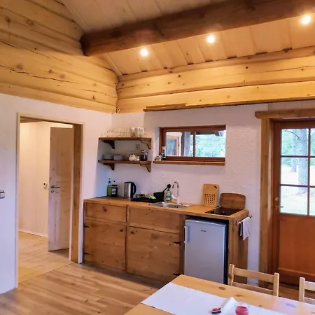 Joeaeaere Puhkekeskus Lodge *