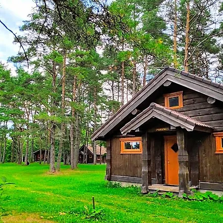 Joeaeaere Puhkekeskus Lodge *