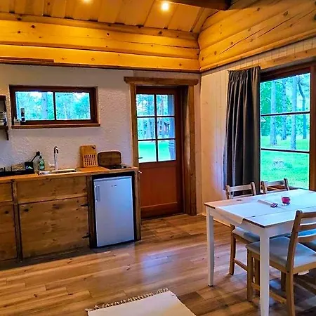 Lodge Joeaeaere Puhkekeskus *