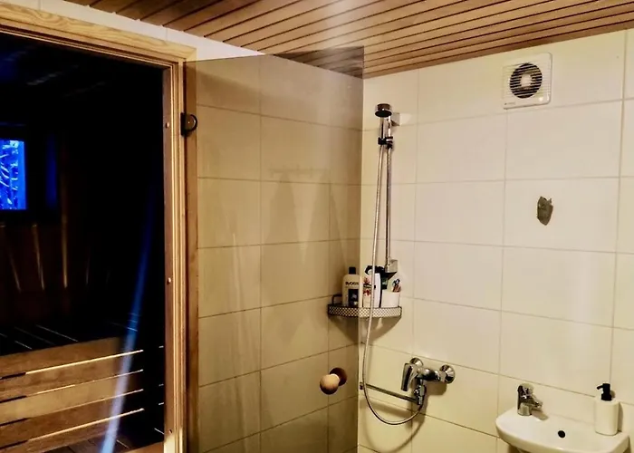 Joeaeaere Puhkekeskus אכסניה Langa