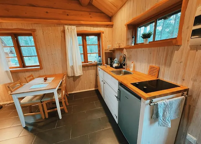 אכסניה Joeaeaere Puhkekeskus