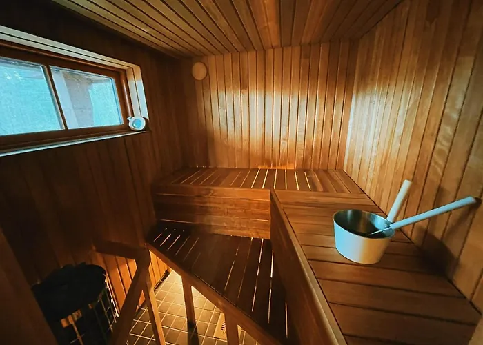 Joeaeaere Puhkekeskus אכסניה Langa