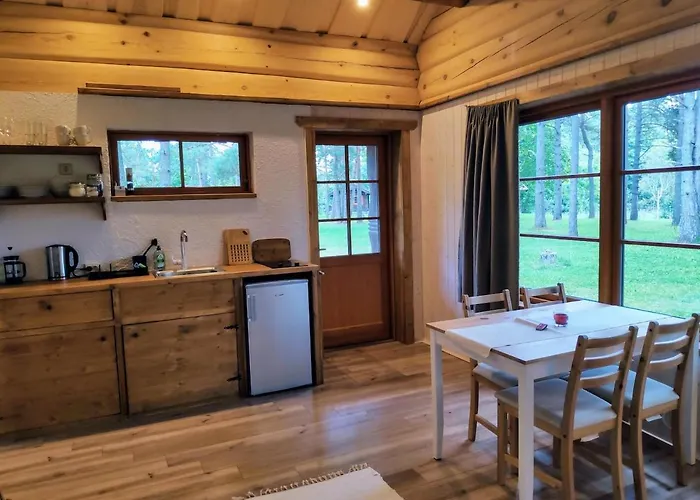 Joeaeaere Puhkekeskus אכסניה Langa