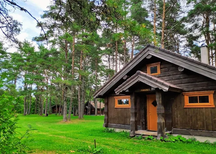 Joeaeaere Puhkekeskus אכסניה Langa